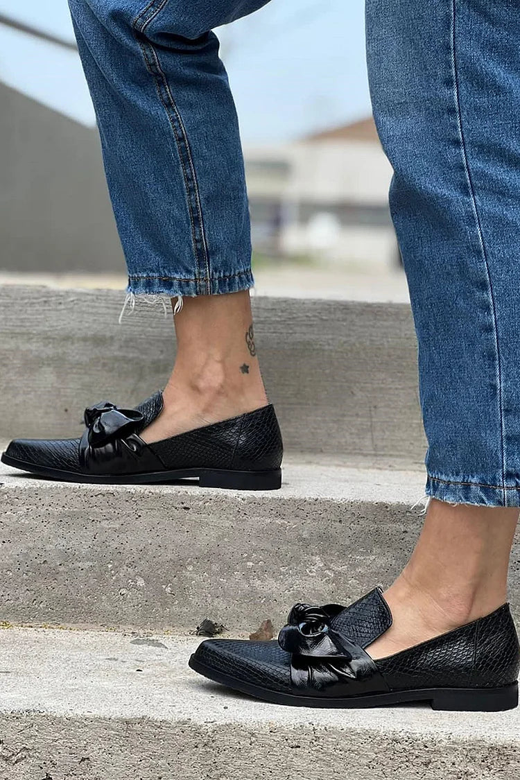 Black Loafers with Glossy Bow