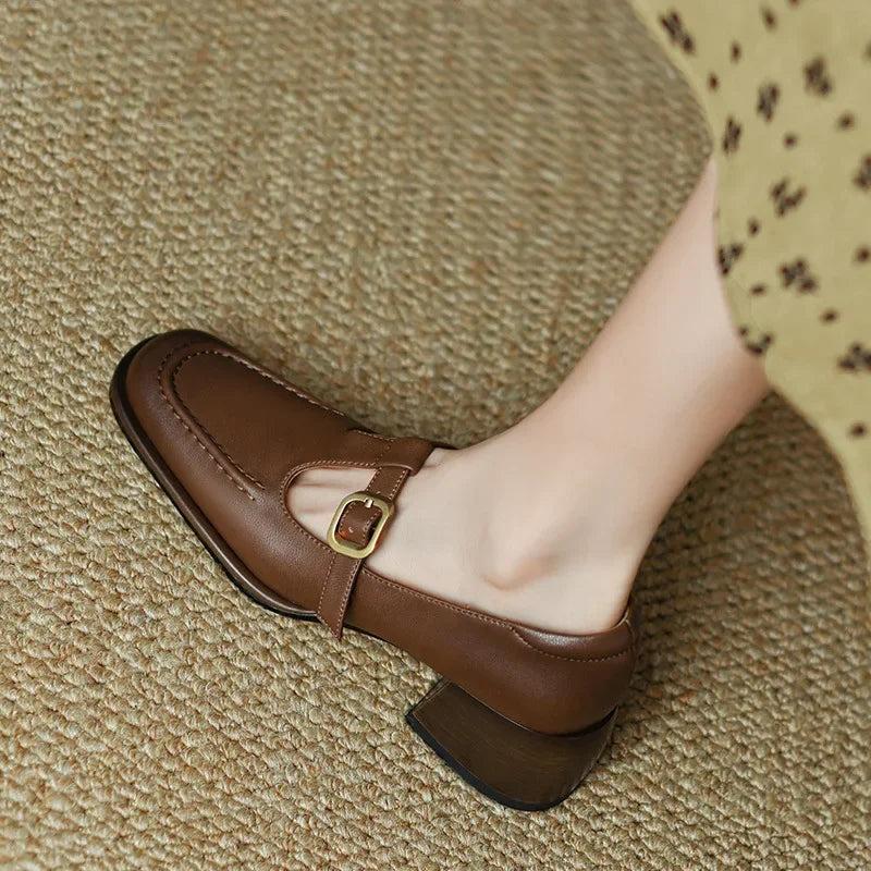 Ysolenne | T-Bar Shoes with Vintage Elegance