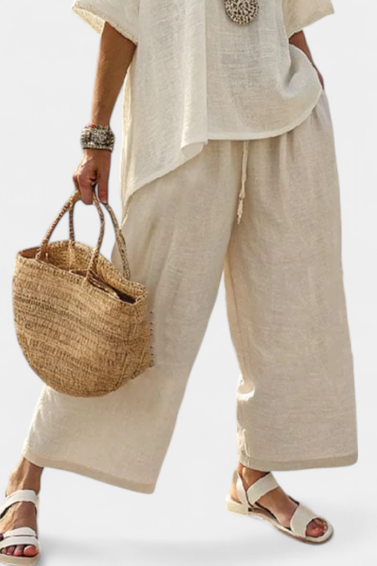 Mila | Comfortable Minimalist Blouse & Wide-Leg Trousers
