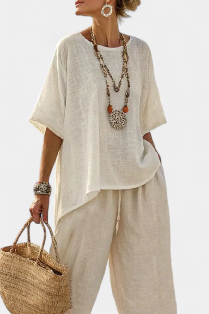 Mila | Comfortable Minimalist Blouse & Wide-Leg Trousers