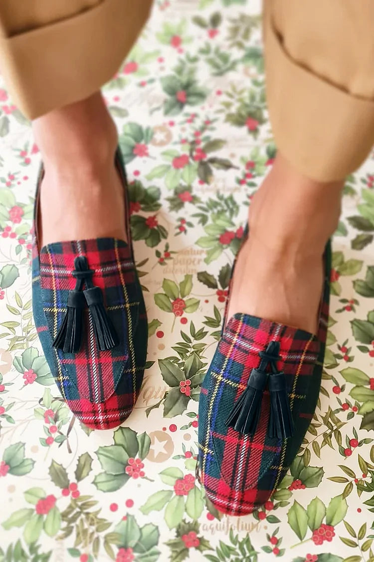 Scottish Chic Loafers with Fringe