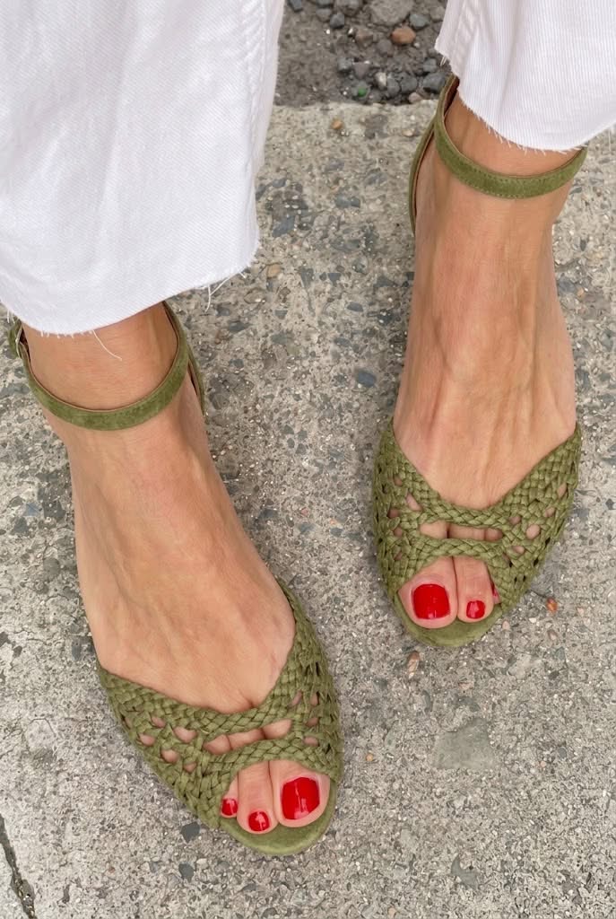 Isadora | Gold Woven Sandals