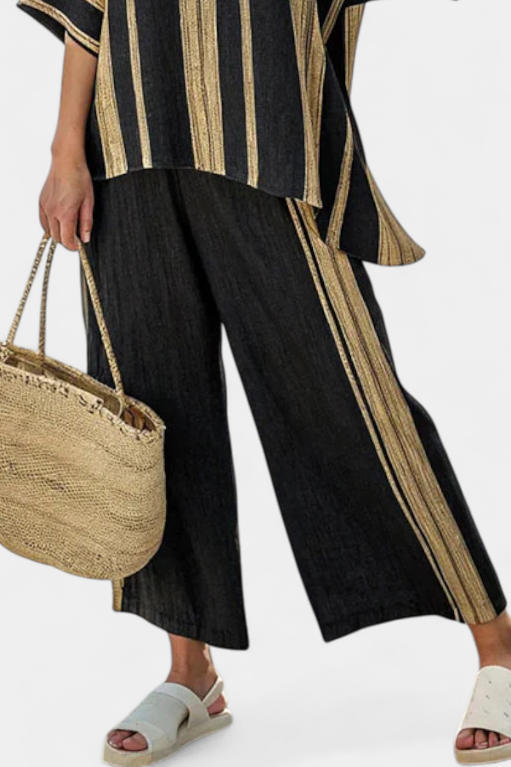 Isa – Comfortable Oversized Striped Top & Relaxed Trousers